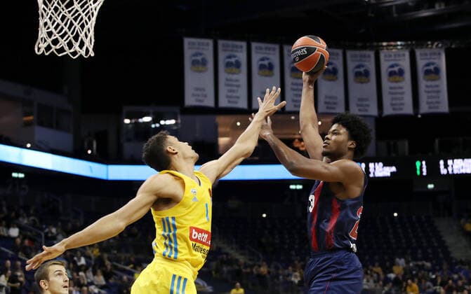 Oscar da Silva, Steven Enoch action game scene duel sports basketball EuroLeague men season 2021 2022 14 10 2021 ALBA Berlin vs Baskonia Vitoria Gasteiz