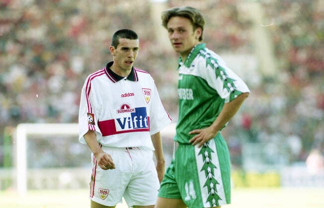 31.05.97 VfB Stuttgart - Arminia Bielefeld Deutschland, Stuttgart, 31.05.1997, Fussball, Bundesliga, VfB Stuttgart - Arminia Bielefeld (4:2): v.l. Danny Schwarz (VfB Stuttgart), Heiko Gerber (Arminia Bielefeld). *** 31 05 97 VfB Stuttgart Arminia Bielefeld Germany, Stuttgart, 31 05 1997, Football, Bundesliga, VfB Stuttgart Arminia Bielefeld 4 2 v l Danny Schwarz VfB Stuttgart , Heiko Gerber Arminia Bielefeld