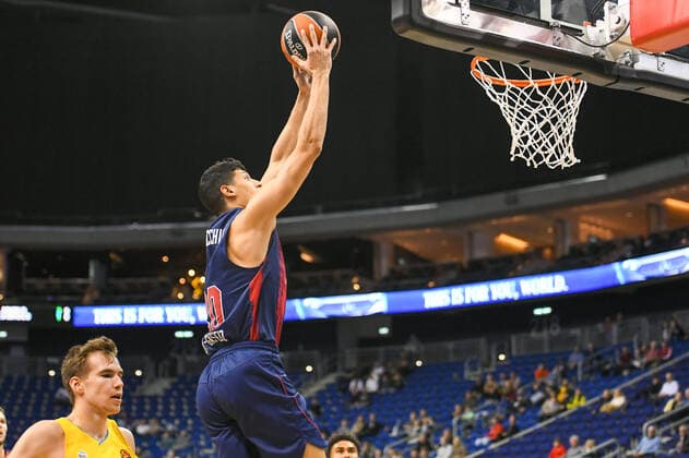 14 10 2021, xlakx, Basketball EuroLeague, Alba Berlin BASKONIA VITORIA emspor, v l Malte Delow Alba Berlin No 50 ,Simone Fontecchio Baskonia Vitoria Gasteiz No 20 Berlin.