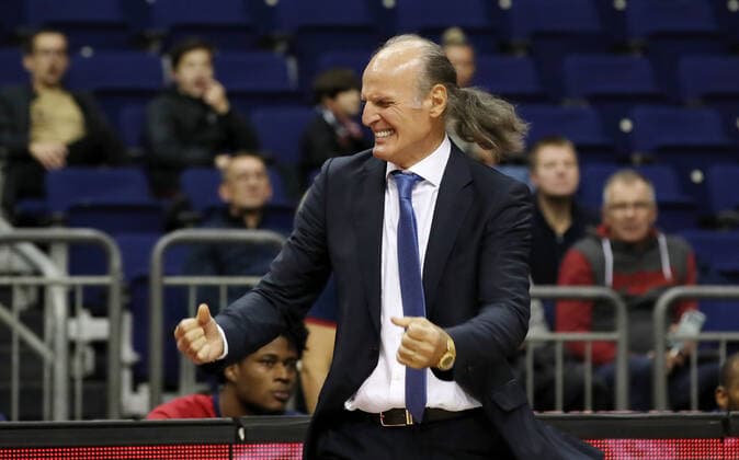 Coach Dusko Ivanovic action upper body upper body sports basketball EuroLeague men season 2021 2022 14 10 2021 ALBA Berlin vs Baskonia Vitoria Gasteiz