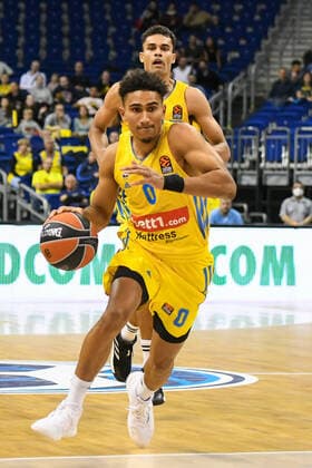 14 10 2021, xlakx, Basketball EuroLeague, Alba Berlin Baskonia Vitoria Gasteiz emspor, v l Maodo Lo Alba Berlin No 0 ,Oscar Da Silva Alba Berlin No 1 Berlin.