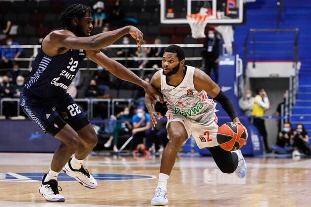 Zenit St Petersburg V FC Bayern Munich - Turkish Airlines EuroLeague Alex Poythress (L) of Zenit and Corey Walden of Bayern in action during the EuroLeague Basketball match between Zenit St. Petersburg and FC Bayern Munich on October 14, 2021 at Sibur Arena in Saint Petersburg, Russia. Saint Petersburg Russia kireev-notitle211014_npTDb  Copyright: xMikexKireevx