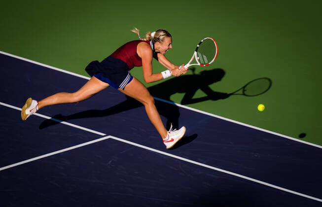 Mandatory Credit: Photo by Rob Prange Shutterstock (12524637j) Anett Kontaveit of Estonia in action during the quarter-final at the 2021 BNP Paribas Open WTA, Tennis Damen 1000 tennis tournament BNP Paribas Open, Tennis, Day 9, Indian Wells Tennis Garden, California, USA - 14 Oct 2021 BNP Paribas Open, Tennis, Day 9, Indian Wells Tennis Garden, California, USA - 14 Oct 2021 Copyright: xRobxPrange Shutterstockx 12524637j