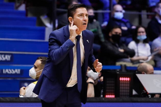 Zenit St Petersburg V FC Bayern Munich - Turkish Airlines EuroLeague Zenit head coach Xavi Pascual gestures during the EuroLeague Basketball match between Zenit St. Petersburg and FC Bayern Munich on October 14, 2021 at Sibur Arena in Saint Petersburg, Russia. Saint Petersburg Russia kireev-notitle211014_npTdF  Copyright: xMikexKireevx
