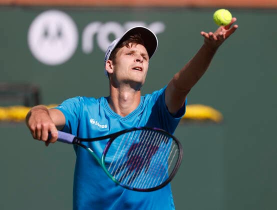 October 14, 2021 Hubert Hurkacz of Poland returns a shot against Grigor Dimitrov of Bulgaria during their quarterfinal match of the 2021 BNP Paribas Open at Indian Wells Tennis Garden in Indian Wells, California. Mandatory Photo Credit : CSM Indian Wells United States of America - ZUMAc04_ 20211014_zaf_c04_011 Copyright: xCharlesxBausx
