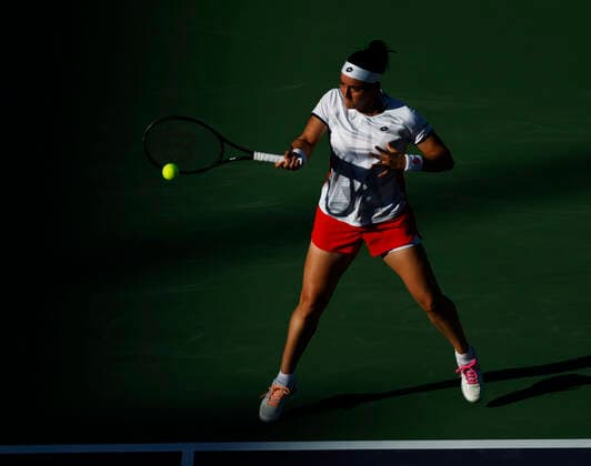 October 14, 2021 Ons Jabeur of Tunisia returns a shot against Anett Kontaveit of Estonia during their quarterfinal match of the 2021 BNP Paribas Open at Indian Wells Tennis Garden in Indian Wells, California. Mandatory Photo Credit : CSM Indian Wells United States of America - ZUMAc04_ 20211014_zaf_c04_033 Copyright: xCharlesxBausx
