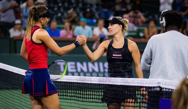 Mandatory Credit: Photo by Rob Prange Shutterstock (12524637ba) Paula Badosa of Spain & Angelique Kerber of Germany in action during the quarter-final at the 2021 BNP Paribas Open WTA, Tennis Damen 1000 tennis tournament BNP Paribas Open, Tennis, Day 9, Indian Wells Tennis Garden, California, USA - 14 Oct 2021 BNP Paribas Open, Tennis, Day 9, Indian Wells Tennis Garden, California, USA - 14 Oct 2021 Copyright: xRobxPrange Shutterstockx 12524637ba