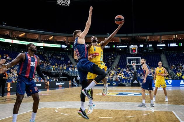 Basketball Berlin 14 10 2021 Season 2021 2022 EuroLeague Regular Season Alba Berlin Baskiona Vitoria Gasteiz Jaleen Smith Alba Berlin, No 03 Rokas Giedraitis Baskonia, No 31