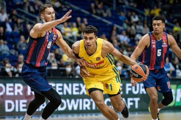 Basketball Berlin 14 10 2021 Season 2021 2022 EuroLeague Regular Season Alba Berlin Baskiona Vitoria Gasteiz Oscar Da Silva Alba Berlin, No 01 Tadas Sedekerskis Baskonia, No 08