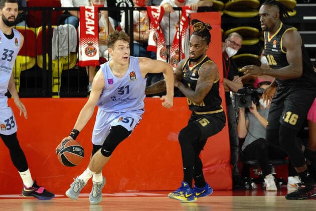 Rokas Jokubaitis (FC Barcelone) - Paris Lee (AS Monaco) BASKETBALL : Monaco vs FC Barcelone - Euroligue - Monaco - 15 10 2021 NorbertScanella Panoramic 