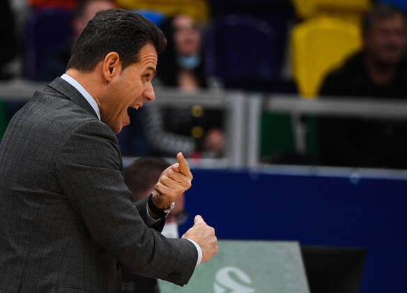 Basketball, EuroLeague, ZSKA Moskau - Roter Stern Belgrad 6673414 15.10.2021 CSKA s head coach Dimitrios Itoudis reacts during the Euroleague basketball match between CSKA Moscow and Crvena Zvezda Belgrade, in Moscow, Russia. Vladimir Astapkovich Sputnik Russia Basketball Euroleague CSKA - Crvena Zvezda  cc673a1cd48a466f