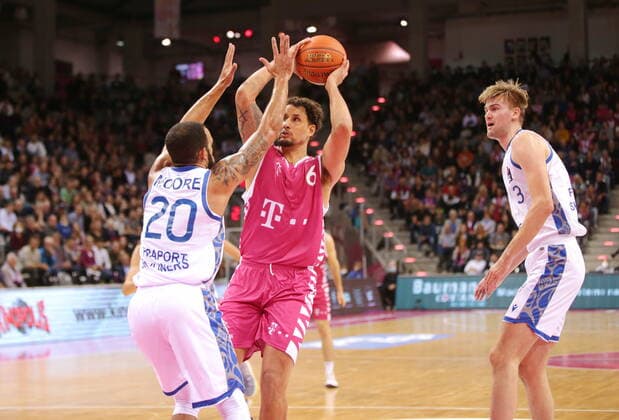 Michael Kessens Telekom Baskets Bonn vs Fraport Skyliners Frankfurt easyCredit BBL 1 Bundesliga , 2021 2022 season , Main round 4 matchday