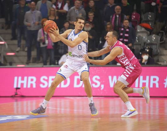 Karsten Tadda Telekom Baskets Bonn vs Lukas Wank Fraport Skyliners Frankfurt easyCredit BBL 1 Bundesliga , season 2021 2022 , main round 4 matchday