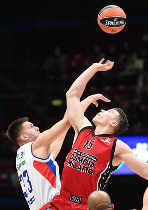 October 13, 2021, Milan, Italy: Anadolu Efes Filip Petrusev (L) and Armani Exchange Milan s Kabel Tarczewski jump for the ball during the Euroleague basketball match between Armani Exchange Milan and Anadolu Efes at the Assago Forum, Milan, Italy, 15 October 2021. ANSA DANIEL DAL ZENNARO. Italy Euroleague Basketball  - ZUMAa110 20211013_zaf_a110_062 Copyright: xDanielxDalxZennarox