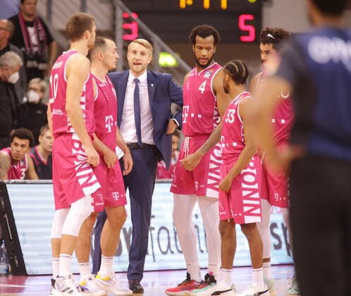 Coach Tuomas Iisalo with team Telekom Baskets Bonn vs Fraport Skyliners Frankfurt easyCredit BBL 1 Bundesliga , season 2021 2022 , main round 4 matchday