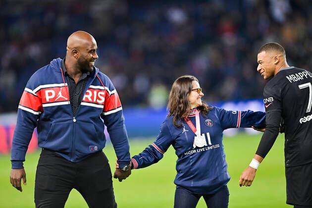 Sport Bilder des Tages Teddy Riner et Sandrine Martinet Kylian Mbappe (PSG) FOOTBALL : PSG vs SCO Angers - Ligue 1 Uber Eats - 15 10 2021 JBAutissier Panoramic 