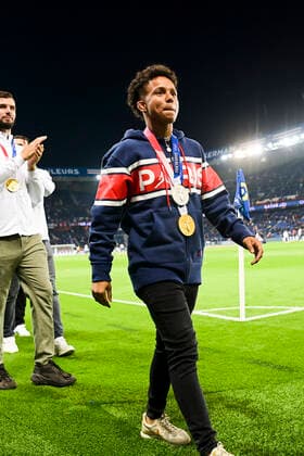 Le PSG celebre ses medailles Olympiques et Paralympiques judo Amandine Buchard (medaillee d argent individuel et d or par equipe, France) FOOTBALL : PSG vs SCO Angers - Ligue 1 Uber Eats - 15 10 2021 JBAutissier Panoramic 