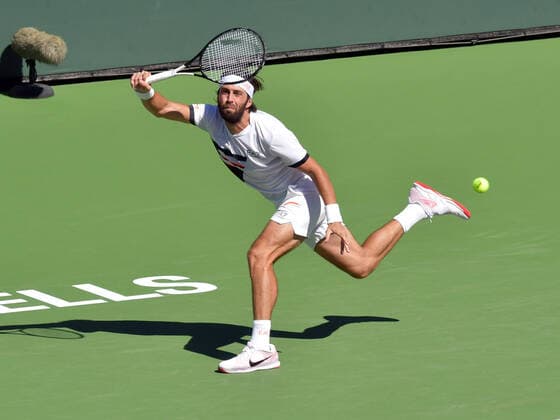 INDIAN WELLS, CA - OCTOBER 15: Nikoloz Basilashvili (GEO) hits a forehand during his quarterfinal match at the BNP Paribas Open on October 15, 2021, at the Indian Wells Tennis Garden in Indian Wells, CA. (Photo by Cynthia Lum Icon Sportswire) TENNIS: OCT 15 BNP Paribas Open Icon2502110151245