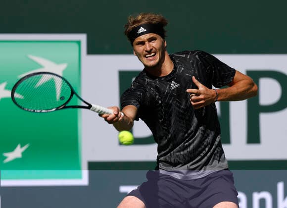 October 15, 2021 Alexander Zverev of Germany returns a shot against Taylor Fritz during the 2021 BNP Paribas Open at Indian Wells Tennis Garden in Indian Wells, California. Mandatory Photo Credit : CSM Indian Wells United States of America - ZUMAc04_ 20211015_zaf_c04_038 Copyright: xCharlesxBausx