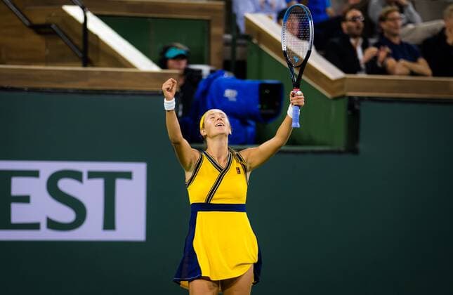 Mandatory Credit: Photo by Rob Prange Shutterstock (12524639x) Victoria Azarenka of Belarus in action during the semi-final of the 2021 BNP Paribas Open WTA, Tennis Damen 1000 tennis tournament BNP Paribas Open, Tennis, Day 10, Indian Wells Tennis Garden, California, USA - 15 Oct 2021 BNP Paribas Open, Tennis, Day 10, Indian Wells Tennis Garden, California, USA - 15 Oct 2021 Copyright: xRobxPrange Shutterstockx 12524639x