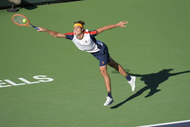 Taylor Fritz (USA) defeated Alexander Zverev (GER) 4-6, 6-3, 7-6 (7-3), at the BNP Paribas Open being played at Indian Wells Tennis Garden in Indian Wells, California on October 15,2021: Ã‚ Tennisclix CSM Indian Wells USA - ZUMAc04_ 20211015_zaf_c04_100 Copyright: xKarlaxKinnex