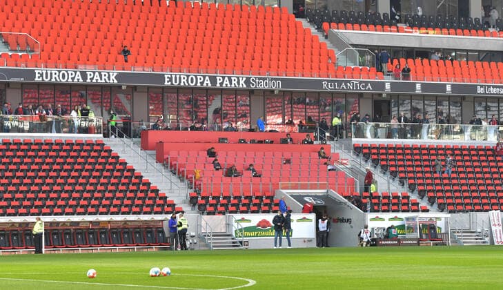 16 10 2021, xblx, Fussball 1 Bundesliga, SC Freiburg RB Leipzig emspor, v l new stadium DFL DFB REGULATIONS PROHIBIT ANY USE OF PHOTOGRAPHS as IMAGE SEQUENCES and or QUASI VIDEO Freiburg.