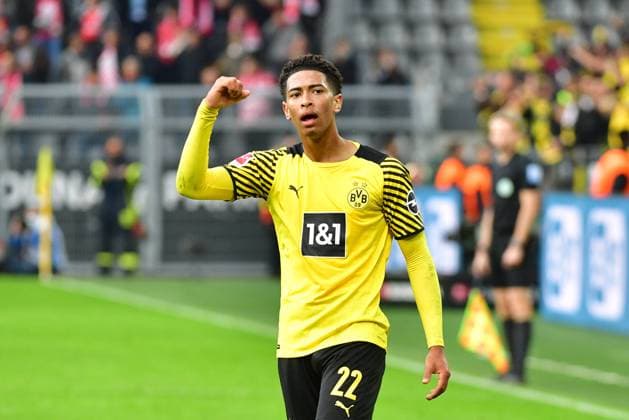 16.10.2021, xbrx, Fussball 1.Bundesliga, Borussia Dortmund - 1.FSV Mainz 05 emspor, v.l. Torjubel zum 3:0, Bellingham, Jude (22 - Borussia Dortmund) (DFL DFB REGULATIONS PROHIBIT ANY USE OF PHOTOGRAPHS as IMAGE SEQUENCES and or QUASI-VIDEO) Dortmund