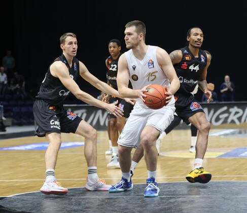 Martin Peterka Basketball Loewen Braunschweig