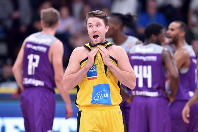 Jordan Hulls MHP Riesen Ludwigsburg disappointed, frustrated, emotion , Basketball, Bundesliga, BBL, BG Goettingen MHP Riesen Ludwigsburg, 16 10 2021, BG Goettingen MHP Riesen Ludwigsburg, Basketball, Bundesliga, GER, BBL, 16 10 2021 Goettingen Copyright: xEibner-Pressefotox-xRolandxSippelx