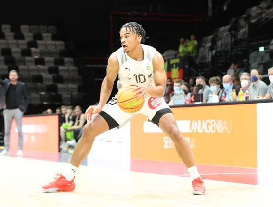 16 10 2021 Basketball Saison 2021 2022 2 Bundesliga Pro A 05 Spieltag Nürnberg Falcons Basketball Club NBC Team Ehingen Urspring DaMa Evan Derek Taylor 10, Nürnberg Falcons BC NBC