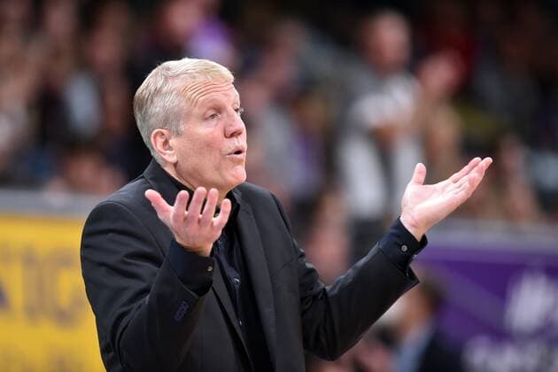 John Patrick coach, head coach MHP Riesen Ludwigsburg disappointed, frustrated, emotion , Basketball, Bundesliga, BBL, BG Goettingen MHP Riesen Ludwigsburg, 16 10 2021, BG Goettingen MHP Riesen Ludwigsburg, Basketball, Bundesliga, GER, BBL, 16 10 2021 Goettingen Copyright: xEibner-Pressefotox-xRolandxSippelx