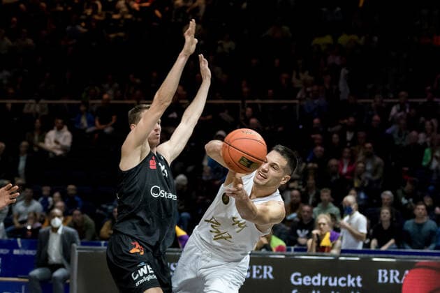 Basketball Loewen Braunschweig NINERS Chemnitz Benedikt Turudic No 44 Basketball Loewen Braunschweig Basketball Loewen Braunschweig NINERS Chemnitz, basketball, BBL, season 2021 2022, 16 10 2021 Braunschweig. Copyright: xHelbigx Eibner-Pressefotox EP_helbig