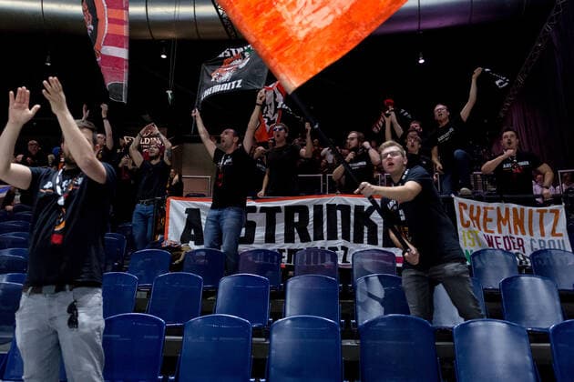 Basketball Loewen Braunschweig NINERS Chemnitz fans sieg auswaerts Basketball Loewen Braunschweig NINERS Chemnitz, basketball, BBL, season 2021 2022, 16 10 2021 Braunschweig Copyright: xHelbigx Eibner-Pressefotox EP_helbig