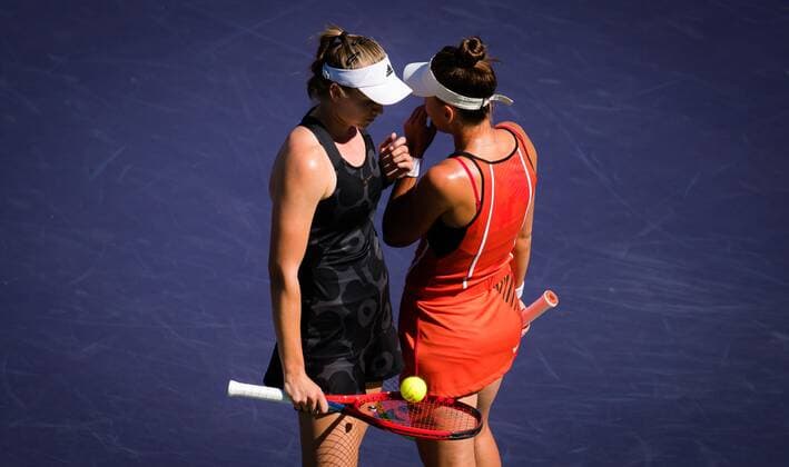 Mandatory Credit: Photo by Rob Prange Shutterstock (12524640h) Veronika Kudermetova of Russia & Elina Rybakina of Kazakhstan in action during the doubles final of the 2021 BNP Paribas Open WTA, Tennis Damen 1000 tennis tournament BNP Paribas Open, Tennis, Day 11, Indian Wells Tennis Garden, California, USA - 16 Oct 2021 BNP Paribas Open, Tennis, Day 11, Indian Wells Tennis Garden, California, USA - 16 Oct 2021 Copyright: xRobxPrange Shutterstockx 12524640h