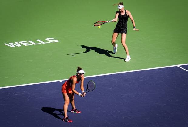 Mandatory Credit: Photo by Rob Prange Shutterstock (12524640f) Veronika Kudermetova of Russia & Elina Rybakina of Kazakhstan in action during the doubles final of the 2021 BNP Paribas Open WTA, Tennis Damen 1000 tennis tournament BNP Paribas Open, Tennis, Day 11, Indian Wells Tennis Garden, California, USA - 16 Oct 2021 BNP Paribas Open, Tennis, Day 11, Indian Wells Tennis Garden, California, USA - 16 Oct 2021 Copyright: xRobxPrange Shutterstockx 12524640f