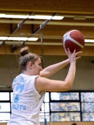 Duesseldorf, Germany, October 16 Lilly Kaprolat ( 7 Capitol Bascats ) in actio during the 1. Toyota Damen Basketball Bundesliga game between the Capitol Bascats Duesseldorf and SNP Bascats USC Heidelberg at Wekita Sportarena in Duesseldorf Tatjana Herzberg SPP Capitol Bascats Duesseldorf v SNP Bascats USC Heidelberg, 1. Toyota Damen Basketball Bundes Game, Wekita Sportarena 