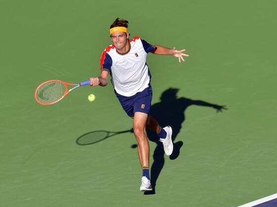 INDIAN WELLS, CA - OCTOBER 16: Taylor Fritz (USA) hitting a forehand during his semifinal match at the BNP Paribas Open on October 16, 2021, at the Indian Wells Tennis Garden in Indian Wells, CA. (Photo by Cynthia Lum Icon Sportswire)F TENNIS: OCT 16 BNP Paribas Open Icon2502110161364
