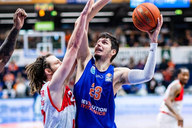 BB 1BL Syntainics MBC S Oliver Würzburg Gorna Huskic 23 Syntainics MBC , Craig Moller 22 S Oliver Würzburg during the match Season 2021 2022 Men in the EasyCredit Bundesliga between Syntainics MBC and S Oliver Würzburg at Stadthalle Weissenfels on 16 October 2021 in Weissenfels, Sachsen Anhalt, Germany
