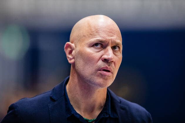 BB 1BL Syntainics MBC S Oliver Würzburg coach Denis Wucherer S Oliver Würzburg during the match season 2021 2022 men in the EasyCredit Bundesliga between Syntainics MBC and S Oliver Würzburg at Stadthalle Weissenfels on 16 October 2021 in Weissenfels, Sachsen Anhalt, Germany