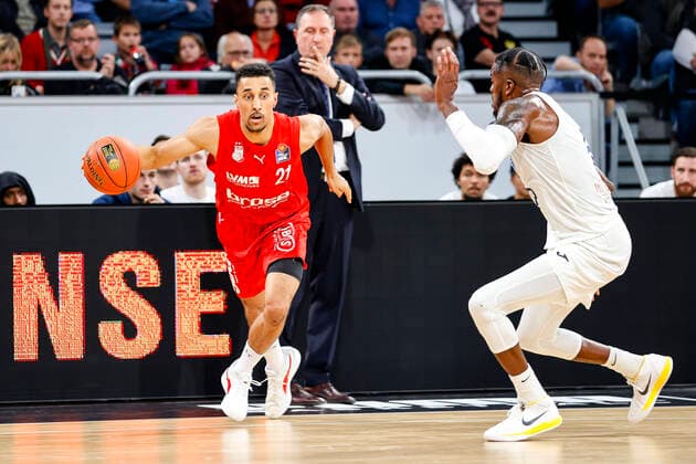 left Joel Aminu Brose Bamberg, 21 Brose Bamberg MLP Academics Heidelberg easyCredit BBL Basketball Bundesliga Season 2021 22 Matchday 4, 17 10 2021 Bamberg, Brose Arena Copyright: DanielxLöb