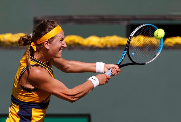 October 17, 2021 Victoria Azarenka of Belarus returns a shot against Paula Badosa of Spain during the finals of the 2021 BNP Paribas Open at Indian Wells Tennis Garden in Indian Wells, California. Mandatory Photo Credit : CSM Indian Wells United States of America - ZUMAc04_ 20211017_zaf_c04_061 Copyright: xCharlesxBausx