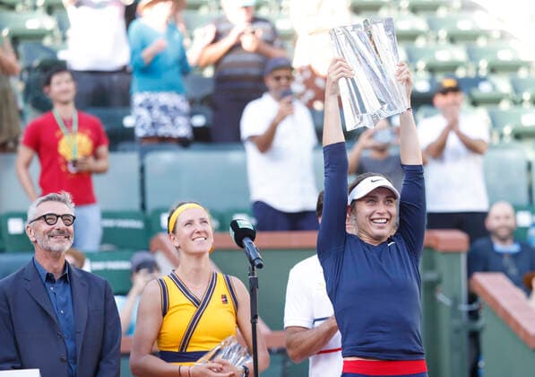 October 17, 2021 Paula Badosa of Spain holds the winner s trophy after winning the finals match against Victoria Azarenka of Belarus during the 2021 BNP Paribas Open at Indian Wells Tennis Garden in Indian Wells, California. Mandatory Photo Credit : CSM Indian Wells United States of America - ZUMAc04_ 20211017_zaf_c04_107 Copyright: xCharlesxBausx