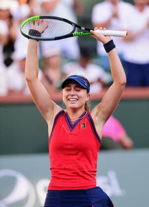 INDIAN WELLS, CA - OCTOBER 17: Paula Badosa of Spain reacts after defeating Victoria Azarenka of Belarus to become the 2021 BNP Paribas Open Champion in a finals tennis match played on October 17, 2021 at the Indian Wells Tennis Garden in Indian Wells, CA. (Photo by John Cordes Icon Sportswire) TENNIS: OCT 17 BNP Paribas Open Icon506211017713