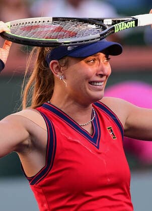 INDIAN WELLS, CA - OCTOBER 17: Paula Badosa of Spain reacts after defeating Victoria Azarenka of Belarus to become the 2021 BNP Paribas Open Champion in a finals tennis match played on October 17, 2021 at the Indian Wells Tennis Garden in Indian Wells, CA. (Photo by John Cordes Icon Sportswire) TENNIS: OCT 17 BNP Paribas Open Icon506211017714