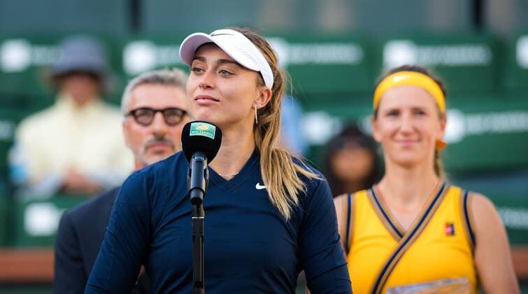 Mandatory Credit: Photo by Rob Prange Shutterstock (12524643bw) Paula Badosa of Spain during the trophy ceremony after the final of the 2021 BNP Paribas Open WTA, Tennis Damen 1000 tennis tournament BNP Paribas Open, Tennis, Day 12, Indian Wells Tennis Garden, California, USA - 17 Oct 2021 BNP Paribas Open, Tennis, Day 12, Indian Wells Tennis Garden, California, USA - 17 Oct 2021 Copyright: xRobxPrange Shutterstockx 12524643bw