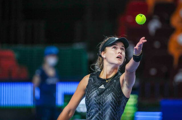 MOSCOW, RUSSIA - OCTOBER 18, 2021: Russia s Anna Kalinskaya serves in her VTB Kremlin Cup 2021 tennis match against Ukraine s Dayana Yastremska at the Luzhniki Palace of Sports. Mikhail Tereshchenko TASS  TS11494E