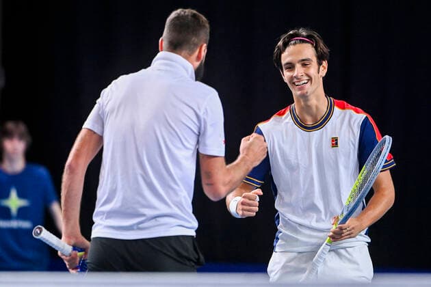 Italian Lorenzo Musetti and French Benoit Paire celebrate during a match between Italian-French pair Musetti-Paire and US pair Monroe-Opelka, in the first round of the European Open Tennis ATP, Tennis Herren tournament, in Antwerp, Monday 18 October 2021. LAURIExDIEFFEMBACQ  x3116645x