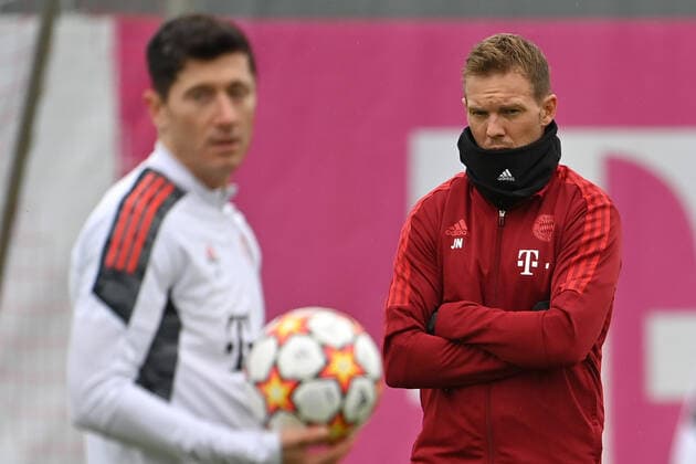 Coach Julian NAGELSMANN Bayern Muenchen front Robert LEWANDOWSKI Bayern Muenchen Football Champions League Benfica Lisbon FC Bayern Muenchen,final training on 19 10 2021