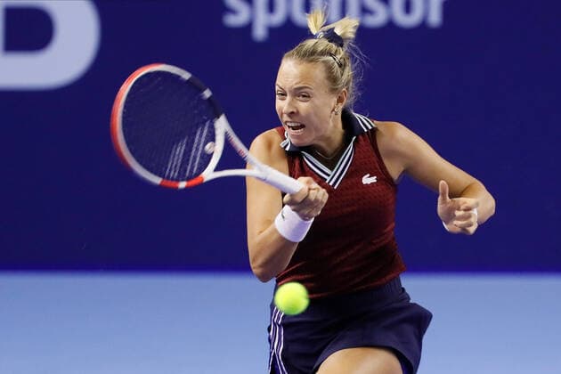 VTB Kremlin Cup 2021 International Tennis Tournament Anett Kontaveit of Estonia returns the ball to Katerina Siniakova of Czech Republic during the women s singles Round of 32 tennis match of the WTA, Tennis Damen 500 VTB Kremlin Cup 2021 International Tennis Tournament at the Luzhniki Palace of Sports on October 19, 2021 in Moscow, Russia. Moscow Russia  Copyright: xMikexKireevx kireev-notitle211019_npfrX