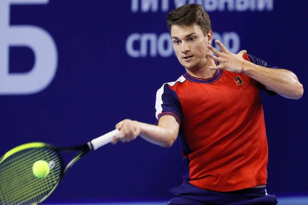 VTB Kremlin Cup 2021 International Tennis Tournament Miomir Kecmanovic of Serbia returns the ball to Egor Gerasimov of Belarus during the men s singles Round of 32 tennis match of the ATP, Tennis Herren 250 VTB Kremlin Cup 2021 International Tennis Tournament at the Luzhniki Palace of Sports on October 19, 2021 in Moscow, Russia. Moscow Russia  Copyright: xMikexKireevx kireev-notitle211019_npHAq